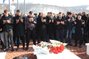 Partia FJALA morri pjesë në rivarrimin e heroit kombëtar Zahir Pajaziti