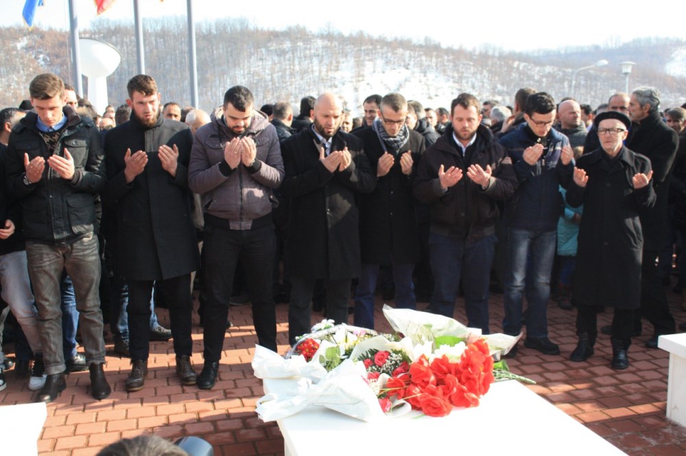 Partia FJALA morri pjesë në rivarrimin e heroit kombëtar Zahir Pajaziti