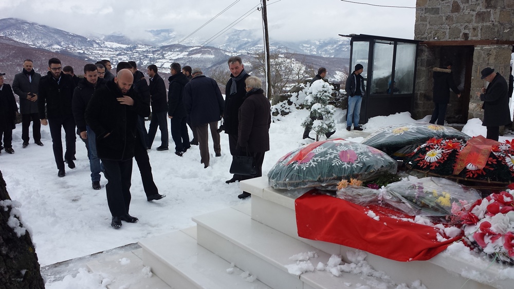 Partia FJALA vizitë në Kullën e Isa Boletinit për 28 Nëntor