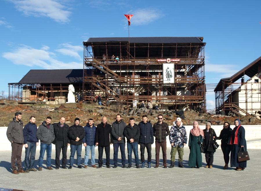 Delegacioni i FJALËS vizituan kompleksin memorial “Adem Jashari”