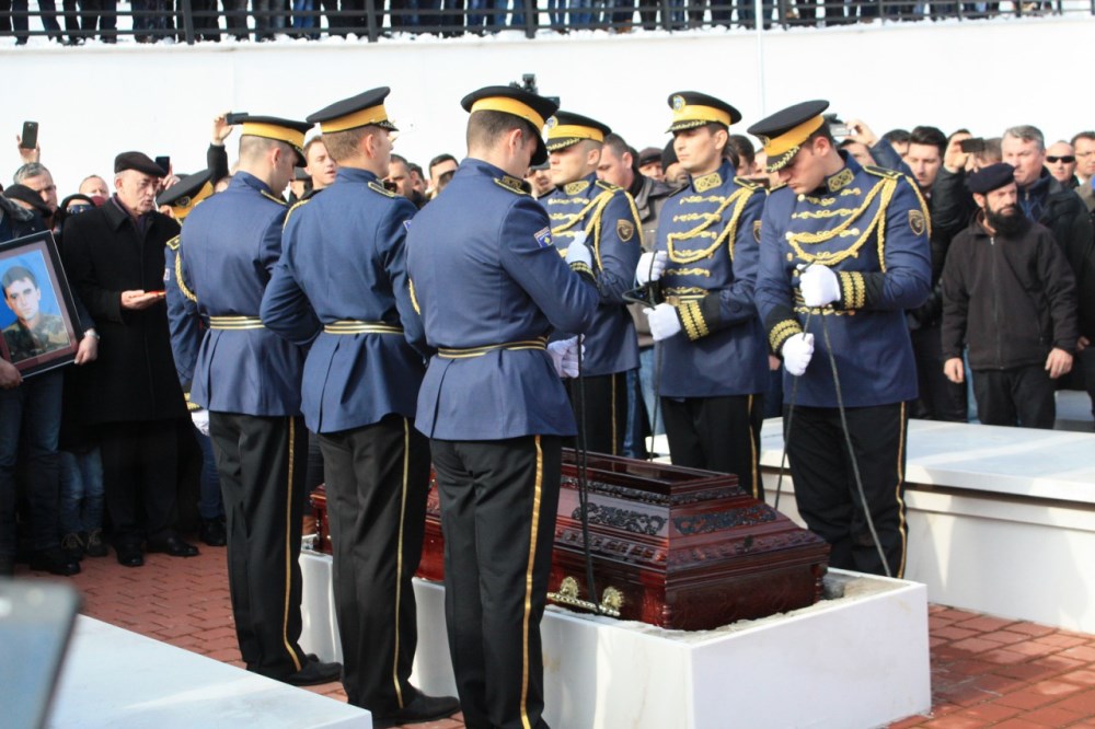 Partia FJALA morri pjesë në rivarrimin e heroit kombëtar Zahir Pajaziti