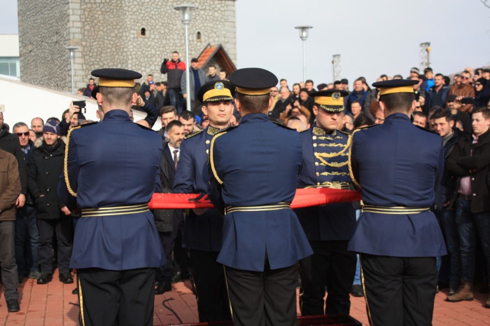 Partia FJALA morri pjesë në rivarrimin e heroit kombëtar Zahir Pajaziti