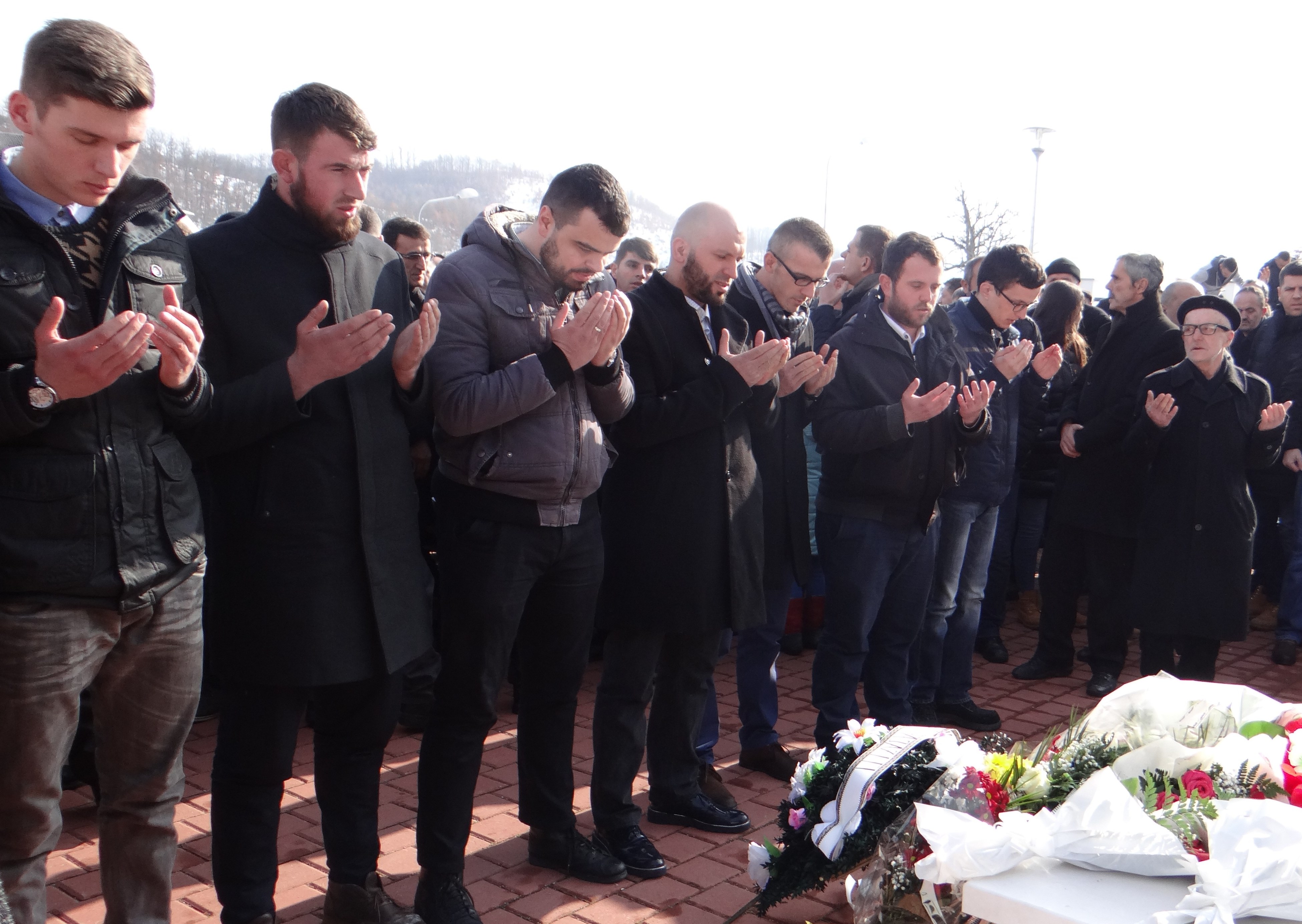 Partia FJALA morri pjesë në rivarrimin e heroit kombëtar Zahir Pajaziti