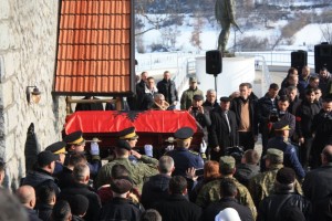 Partia FJALA morri pjesë në rivarrimin e heroit kombëtar Zahir Pajaziti