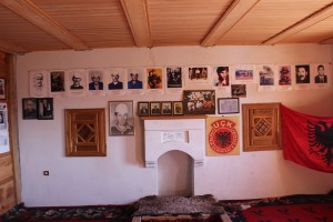 FJALA viziton kullën e Tahir Mehës për  10 vjetorin e Pavarësisë së Kosovës (28 (11)