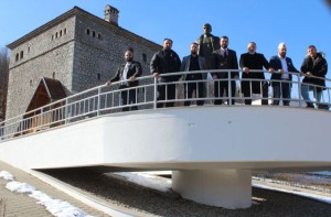 FJALA viziton kullën e Tahir Mehës për  10 vjetorin e Pavarësisë së Kosovës (28.11 (6)