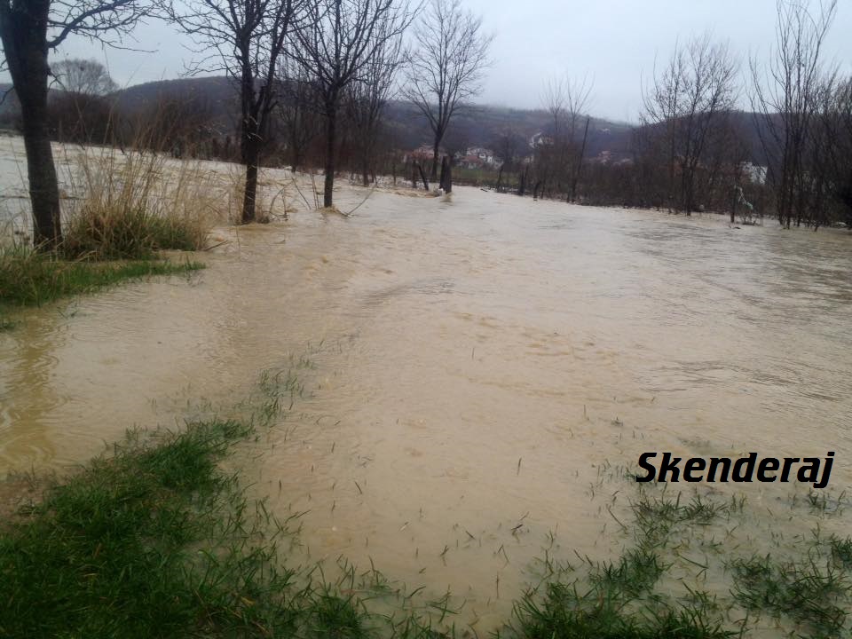 Partia FJALA e brengosur për gjendjën në qytetin e Pejës dhe qytetëve të tjera të Kosovës shkaku i reshjëve të mëdha të shiut