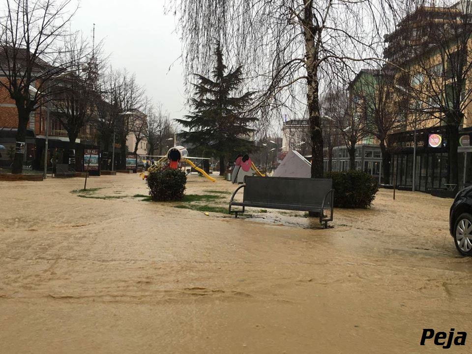 Partia FJALA e brengosur për gjendjën në qytetin e Pejës dhe qytetëve të tjera të Kosovës shkaku i reshjëve të mëdha të shiut