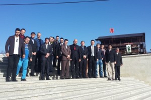 Partia FJALA viziton Kompleksin Memorial “Adem Jashari” në Prekaz
