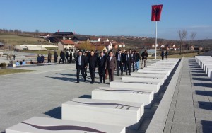 Partia FJALA viziton Kompleksin Memorial “Adem Jashari” në Prekaz