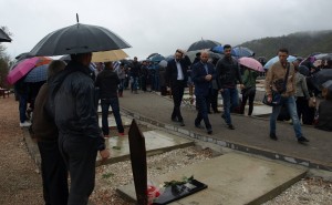 Kryetari i Partisë FJALA Dr.Gëzim Kelmendi vizitoi varrezat e dëshmorëve në Koshare