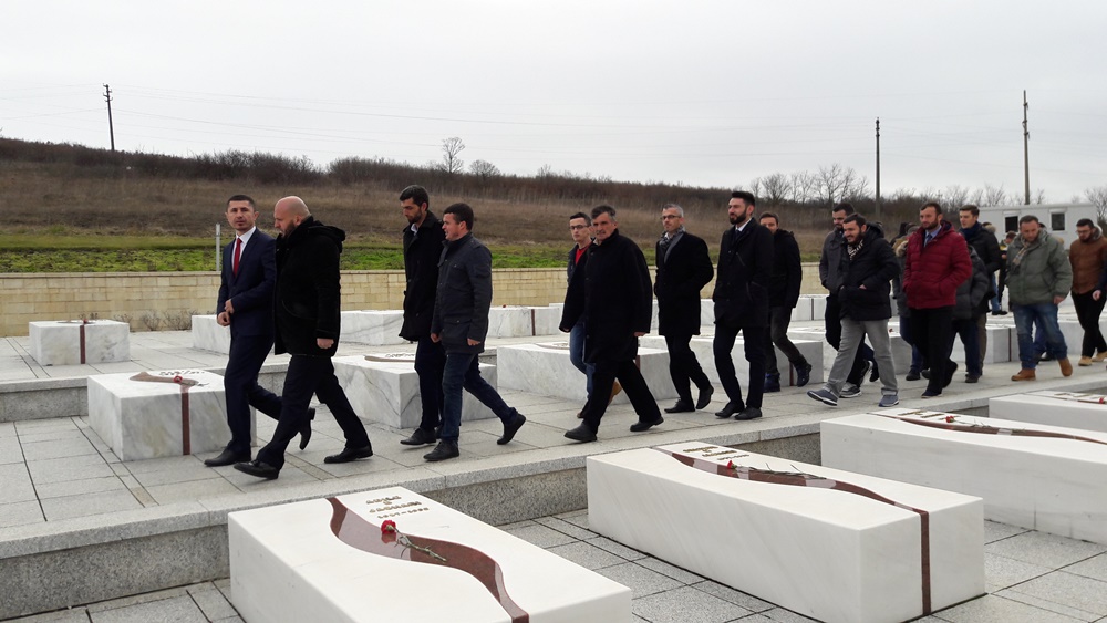 Delegacioni i Partisë FJALA bëri vizitë në Kullën e Familjes Jashari dhe në Kompleksin Memorial "Adem Jashari" në Prekaz