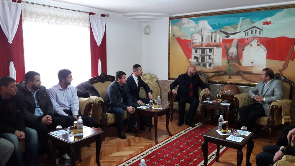 Delegacioni i Partisë FJALA bëri vizitë në Kullën e Familjes Jashari dhe në Kompleksin Memorial "Adem Jashari" në Prekaz