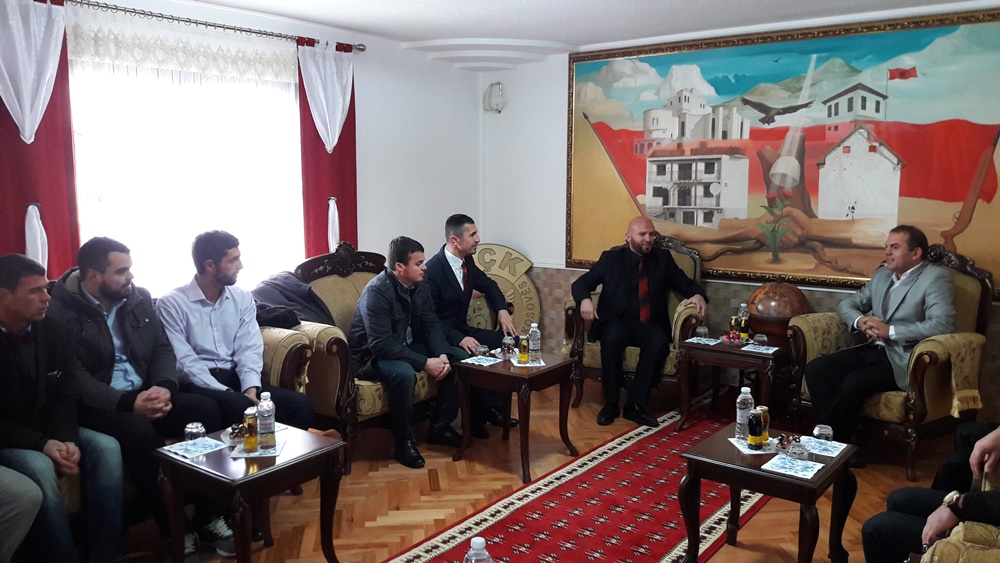 Delegacioni i Partisë FJALA bëri vizitë në Kullën e Familjes Jashari dhe në Kompleksin Memorial "Adem Jashari" në Prekaz