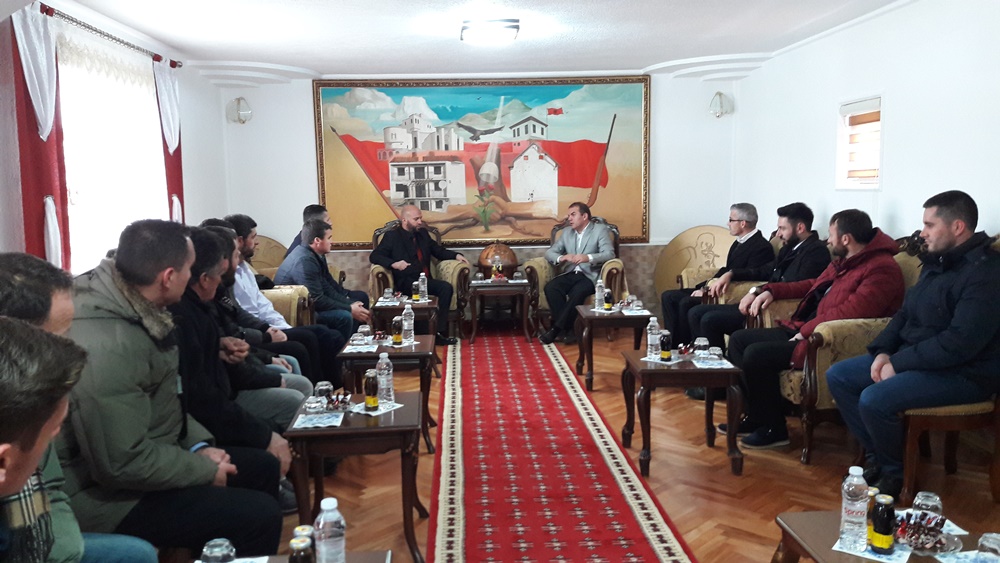 Delegacioni i Partisë FJALA bëri vizitë në Kullën e Familjes Jashari dhe në Kompleksin Memorial "Adem Jashari" në Prekaz