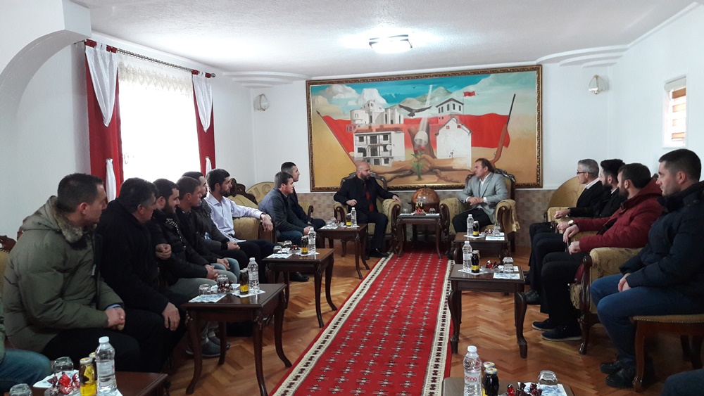 Delegacioni i Partisë FJALA bëri vizitë në Kullën e Familjes Jashari dhe në Kompleksin Memorial "Adem Jashari" në Prekaz