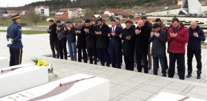 Delegacioni i Partisë FJALA bëri vizitë në Kullën e Familjes Jashari dhe në Kompleksin Memorial "Adem Jashari" në Prekaz