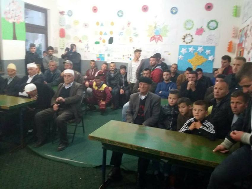 Partia FJALA mbajti takim me banorët e fshatrave Astrazub dhe Shkozë të komunës së Malishevës 02