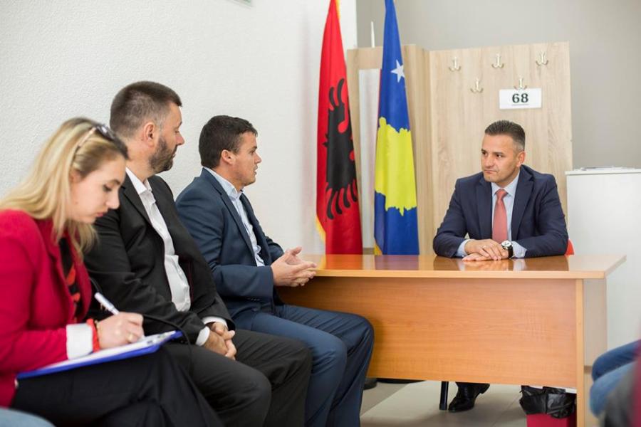 FJALA në Skenderaj takon kandidatin e pavarur për kryetar të Skenderajit Bekim Jasharin