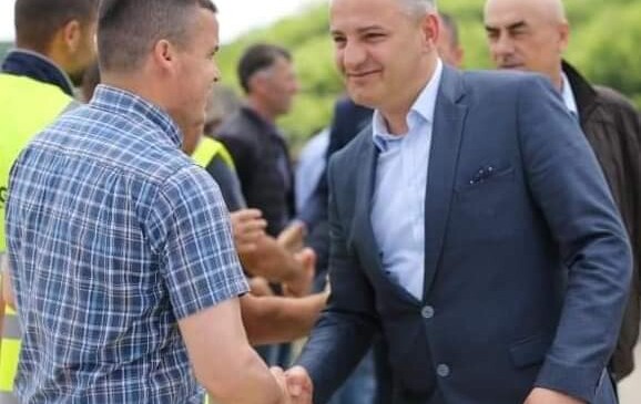 Asambleisti nga FJALA, Dajaku gjatë përurimit të ujit në pesë fshatrat e Skenderajit