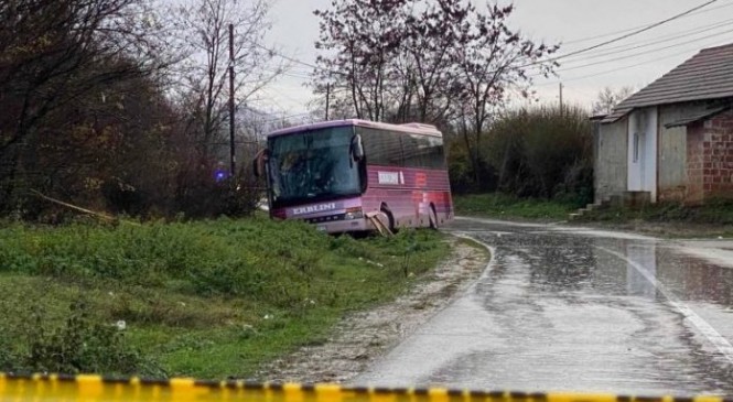 Kelmendi: Sulmi ndaj autobusit me nxënës në Gllogjan është sulm mbi të ardhmen e vendit tonë