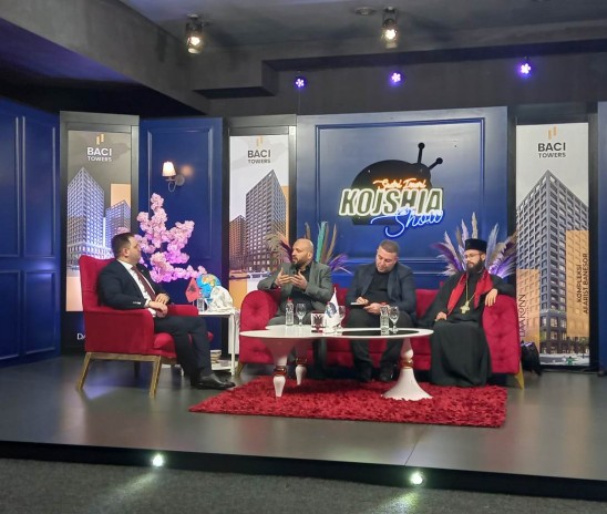 Dr.Gëzim Kelmendi mysafir në emisionin Kojshia Show së bashku me Ridvan Berishën dhe Nikollë Xhufka