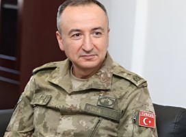 Dr.Gëzim Kelmendi falënderon gjeneralin turk të KFOR-it Özcan ULUTAŞ, për hapjen  e “Urës së Ibrit në Mitrovicë”